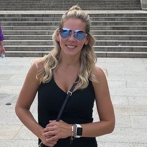 Meet your Posher, Andrea